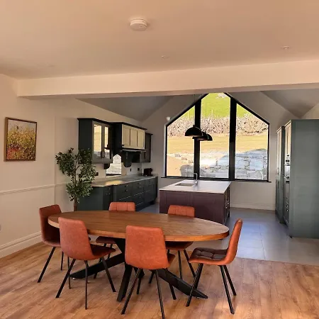 An Chill Bheag At The Lakes